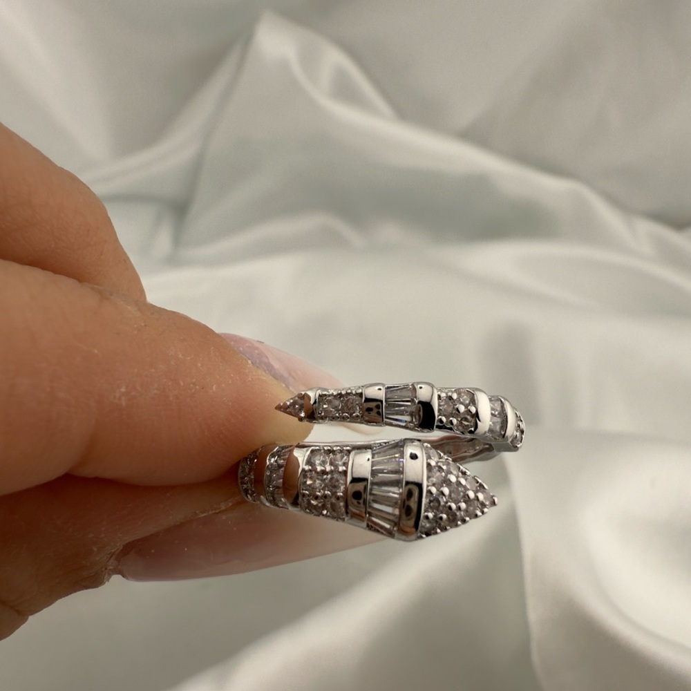 Anthropologie Elegant Silver Adjustable Ring - Picture 6 of 6